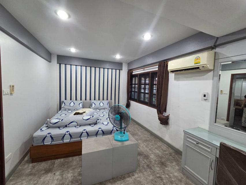 ขายอาคารพาณิชย์ 3.5 ชั้น หน้ากว้าง 5.15 เมตร (รีโนเวทใหม่) ซอยบางกร่าง 26 ถนนบางกรวย-ไทรน้อย เมืองนนทบุรี ใกล้เซ็นทรัลเวสต์เกต 7