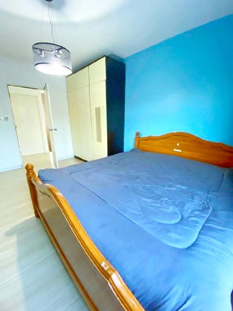 พร้อมเฟอร์ เครื่องใช้ไฟฟ้า รร.สารสาสน์ประชาอุทิศ 500 ม.ตลาดประชาอุทิศ 90 800ม. ให้เช่าทาวน์โฮม 2 ชั้น ติดถนน 2 นอน 3