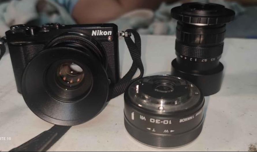 กล้อง Nikon พร้อมเลนส์ 1