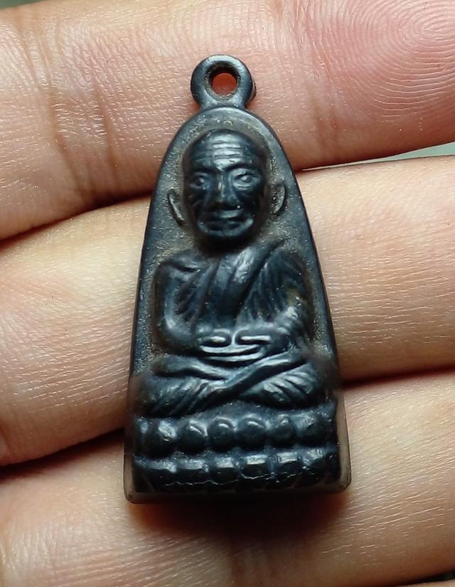 รูปหล่อ เตารีด หลวงปู่ทวด วัดช้างให้ 