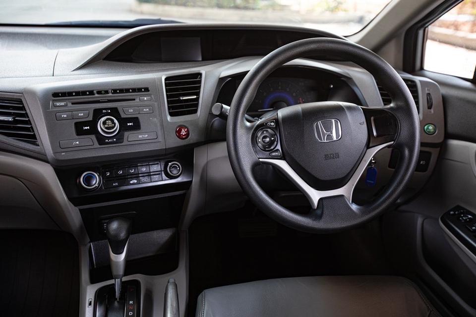 Honda Civic Fb 1.8S สีเทา ปี 2013 แท้ เกียร์ออโต้ มือเดียวป้ายแดง  13