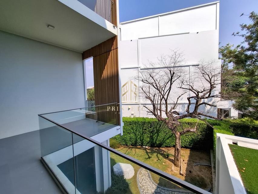 VIVE Rama 9 â Luxurious 3-Story Home in Modern Japanese Design 8
