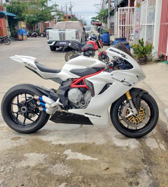 ขาย MV Agusta F3 สีขาว 2