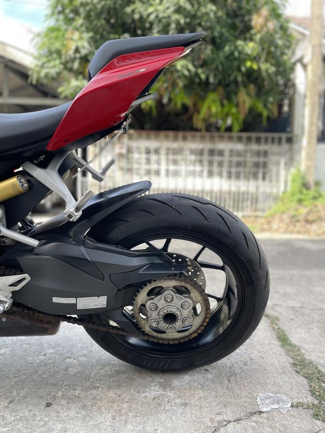 Ducati Streetfighter V2 7