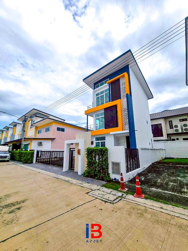 แรร์ไอเทม! บ้านเดี่ยว 3 ชั้น หมู่บ้านหลังสวน สาย 4 ดีไซน์หรู 10