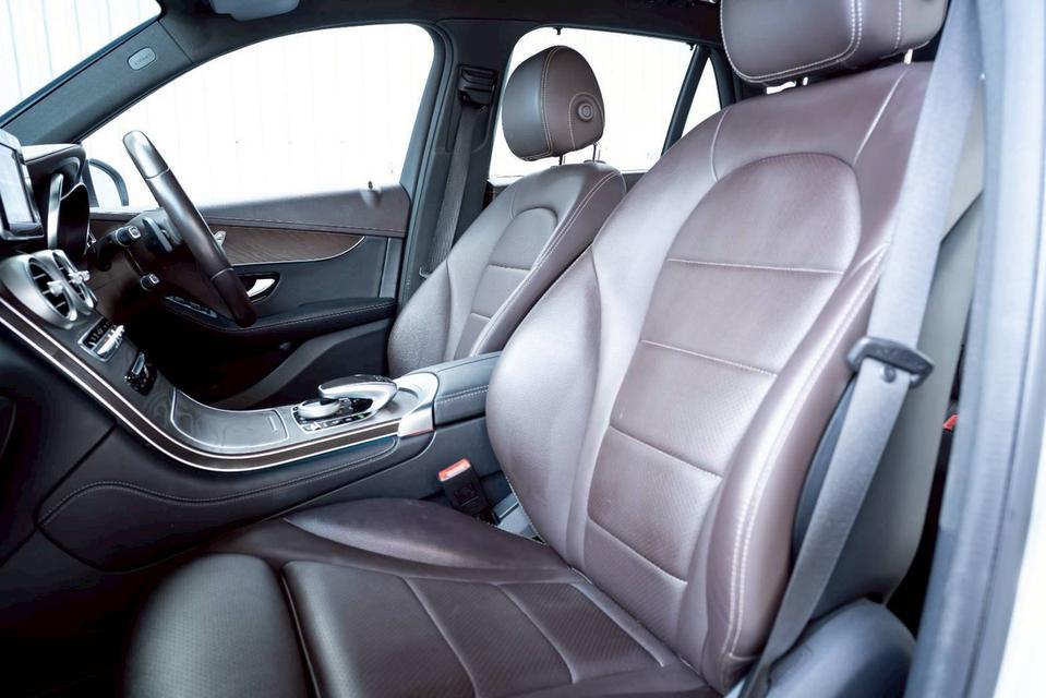 BENZ GLC-CLASS 250d 4MATIC Off-Road ปี 2018 สีเทา โฉม W253 ปี14-24 รูปที่ 11