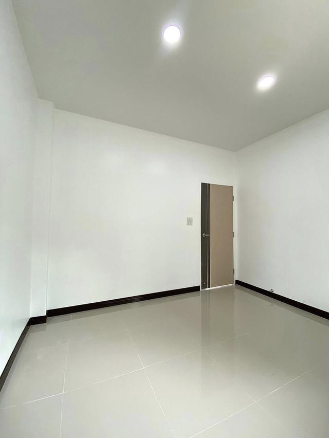 ขายบ้านสร้างใหม่อำเภอกำแพงแสน นครปฐม เนื้อที่ 110ตรว. 3ห้องนอน 2ห้องน้ำ ฟรีแอร์ 4เครื่อง บ้านทำเลดีน่าอยู่ 8