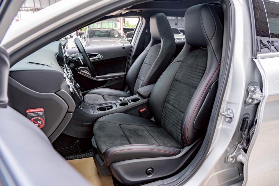 รหัสรถ NP5690 รุ่นรถ : BENZ GLA250 AMG DYNAMIC FACELIFTปีรถ : 2018 รูปที่ 8