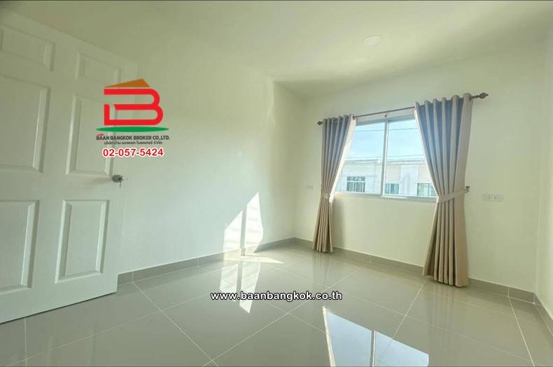 ทาวน์เฮาส์ โครงการ โนโววิลล์ ลำลูกกาคลอง 3 เนื้อที่ 20.2 ตรว. ซอยเลียบคลอง 3 ถนนลำลูกกา ตำบลลาดสวาย อำเภอลำลูกกา จังหวัดปทุมธานี 14