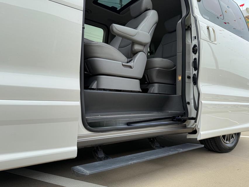ขาย Hyundai H1 2.5Vip ปี19 17