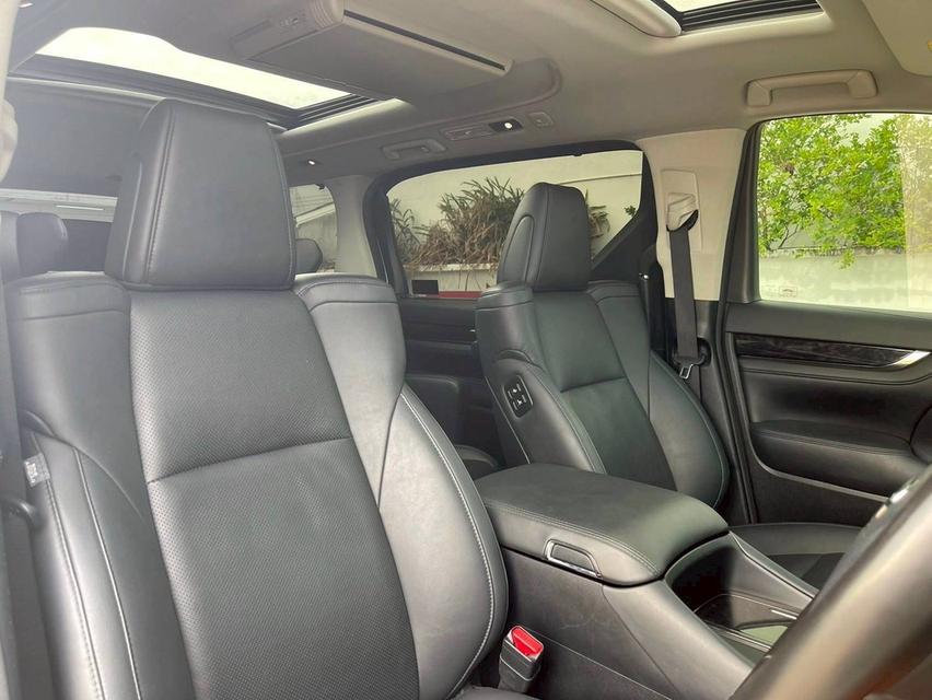 Toyota Alphard 2.5 SC Package MNC 2020 จด 2021 • Mileage: 64,000 km 11