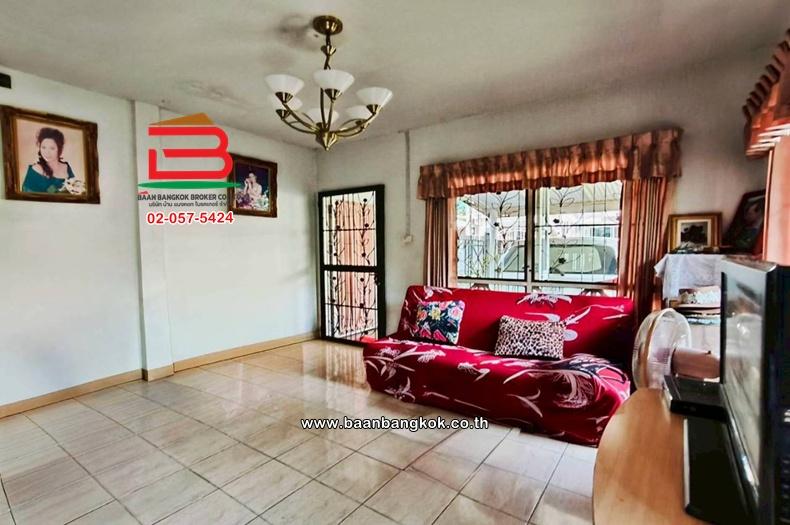 ทาวน์เฮาส์ เนื้อที่ 37 ตร.ว. หมู่บ้านดิเอมเมอรัลด์พาร์ค 2 (ซอยสุขา 2) ถนนรัตนาธิเบศร์ ตำบลพิมลราช อำเภอบางบัวทอง นนทบุรี 8