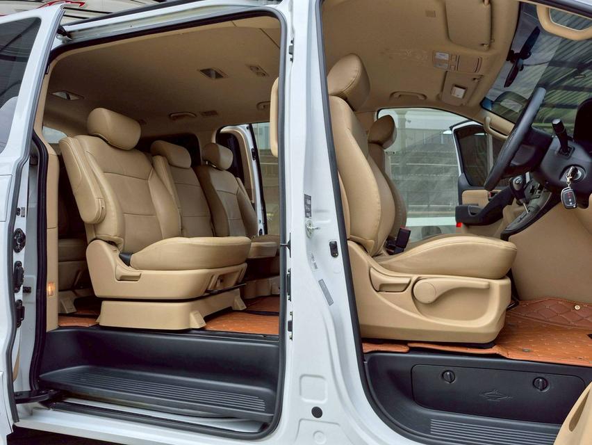 ขาย Hyundai H1 2.5Elite NS ปี22 12