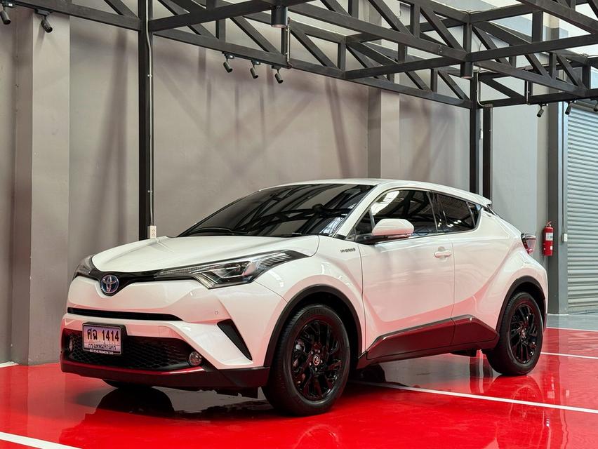 2019 TOYOTA CHR HV MID รถมือเดียว สภาพป้ายแดง รถวิ่งน้อยเพียง 58,000 กม รถไม่เคยมีอุบัติเหตุครับ