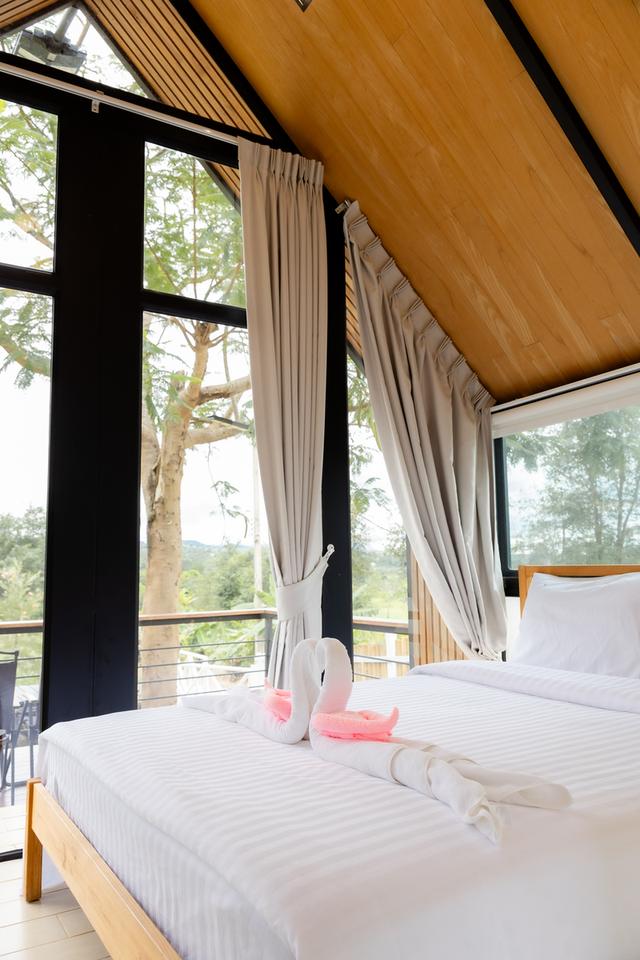 ขายรีสอร์ท ที่ วังน้ำเขียว  14ไร่  บนถนน 3060 เส้นไปปากช่อง ระเริง 27 ล้าน บาท 5