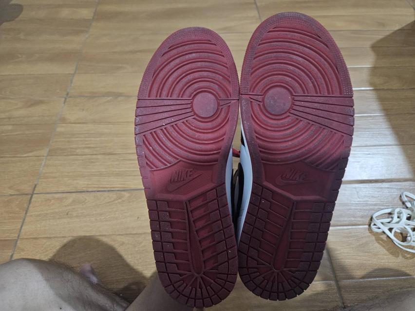 Size 10.5  - Air Jordan 1 Mid Gym Red Black Toe รูปที่ 6