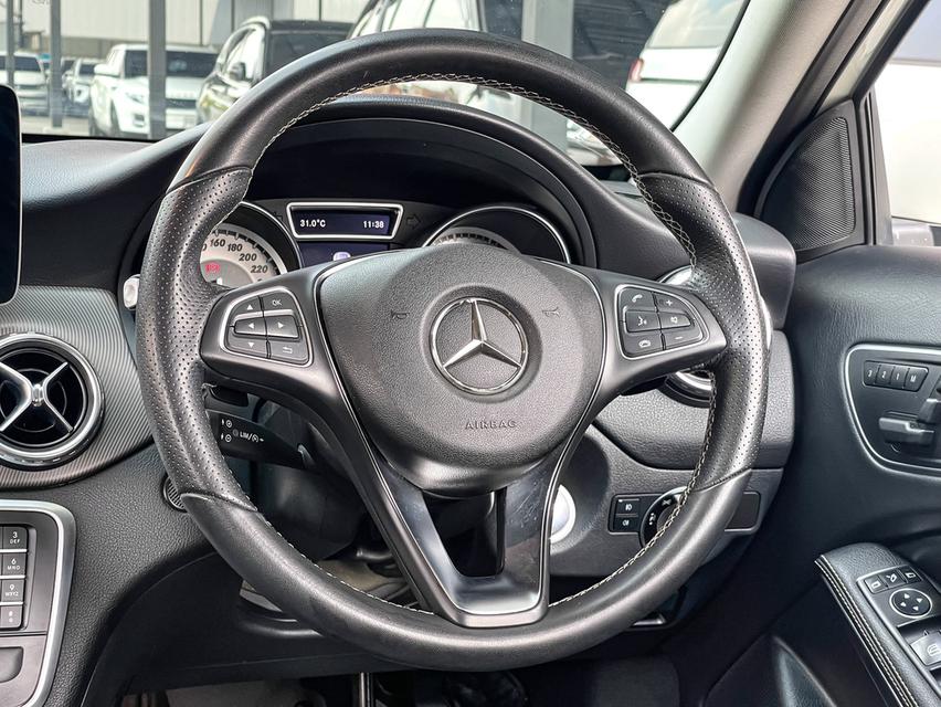 ขาย Benz Gla200 ปี17 11