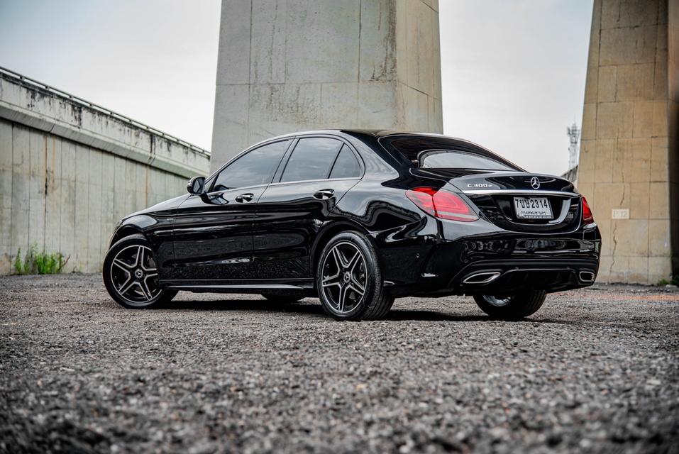 (แจ้งรหัสรถ CBL2314) Mercedes-Benz C300e 2.0 AMG Sport W205 AT 2023 รูปที่ 4