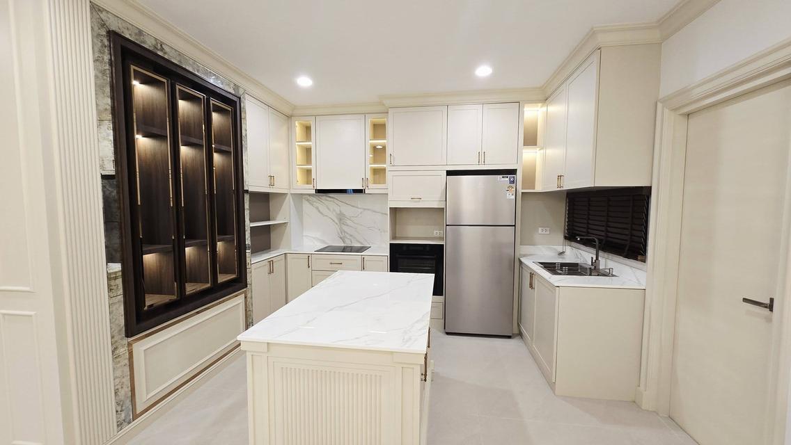 U1418 ให้เช่าบ้านเดี่ยว 3 ชั้น หมู่บ้านกลางเมือง เดอะ อิดิชั่น บางนา Baan Klang Muang The Edition Bangna บ้านหรูพร้อมเฟอร์ครบ ทำเลดีเดินทางสะดวกเข้าออ 16