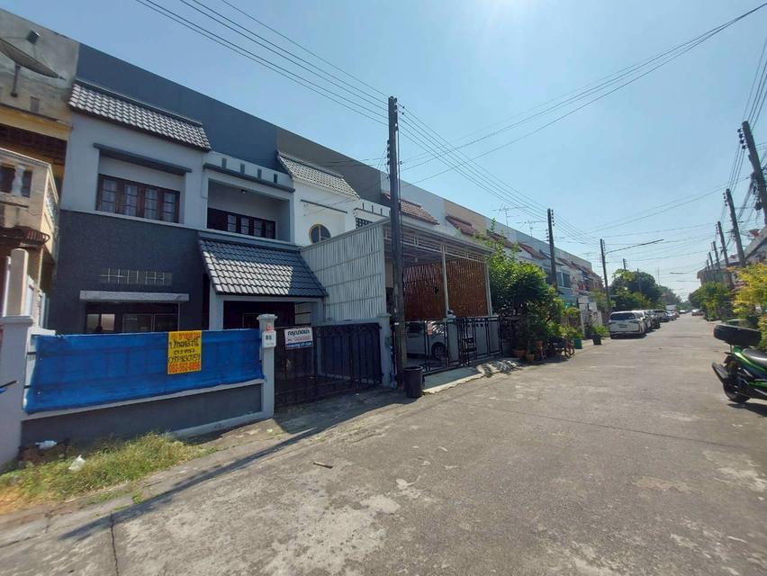 ขายบ้านทาวน์เฮ้าส์ 2 ชั้น หมู่บ้านชมฟ้า-วรางกูล คลอง2 ซอยรังสิต-นครนายก64 2