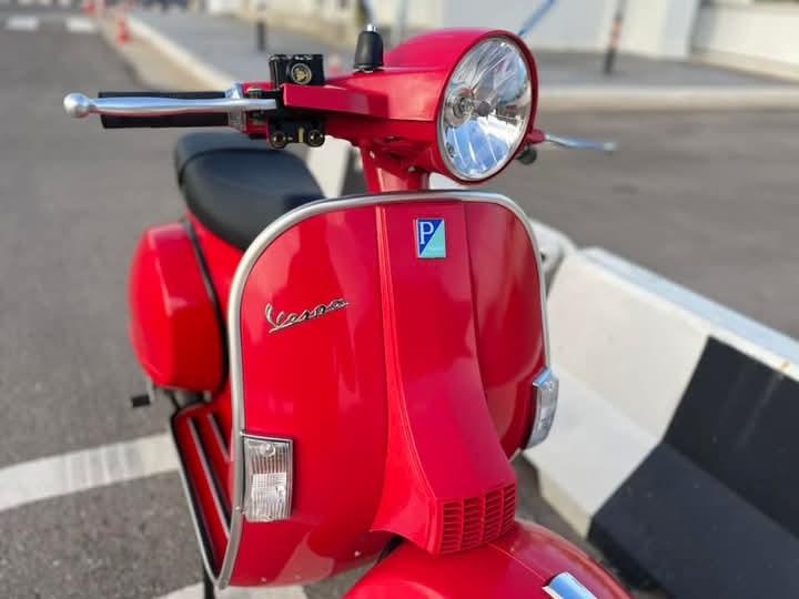 Vespa PX 125 สีแดง 6