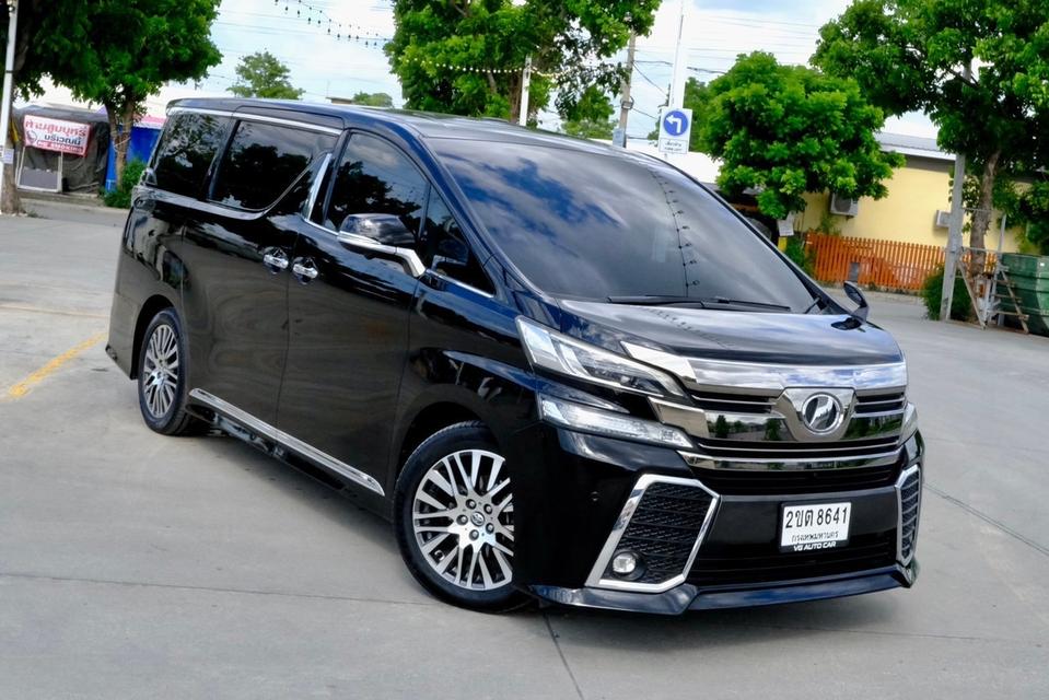 Toyota Vellfire 2.5 ZG  ปี2015 สีดำ  เกียร์: ออโต้  เครื่องยนต์: เบนซิน ไมล์ 10x,xxx กม. 15