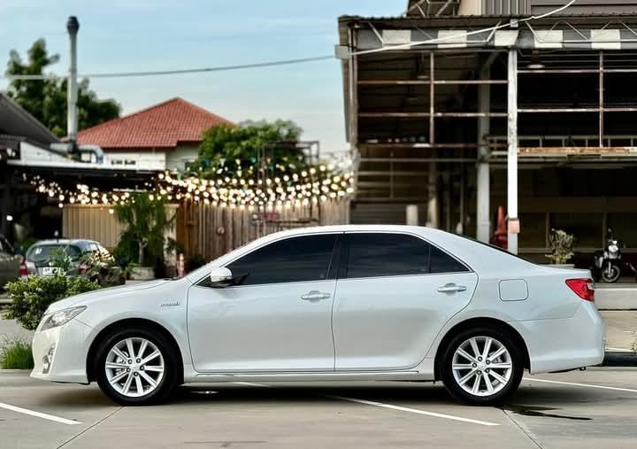 Toyota Camry สีขาวสภาพดี 5