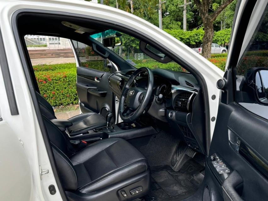 Toyota Revo Rocco 2.8 Auto Top ปี 2019 เบาะไฟฟ้า Navi Airbags 7 ใบ ขับ 2 12