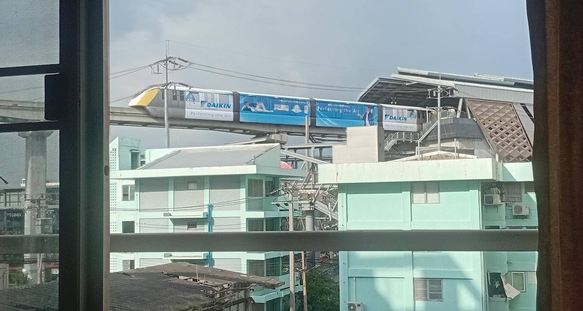 ให้เช่าห้องพักหรูที่ลิพวิ่งเพลสคอนโด ปากซอยลาดพร้าว 140 ติดเซเว่น ใกล้สถานีรถไฟฟ้าบางกะปิ เพียง 5,000 บาทเท่านั้น 12