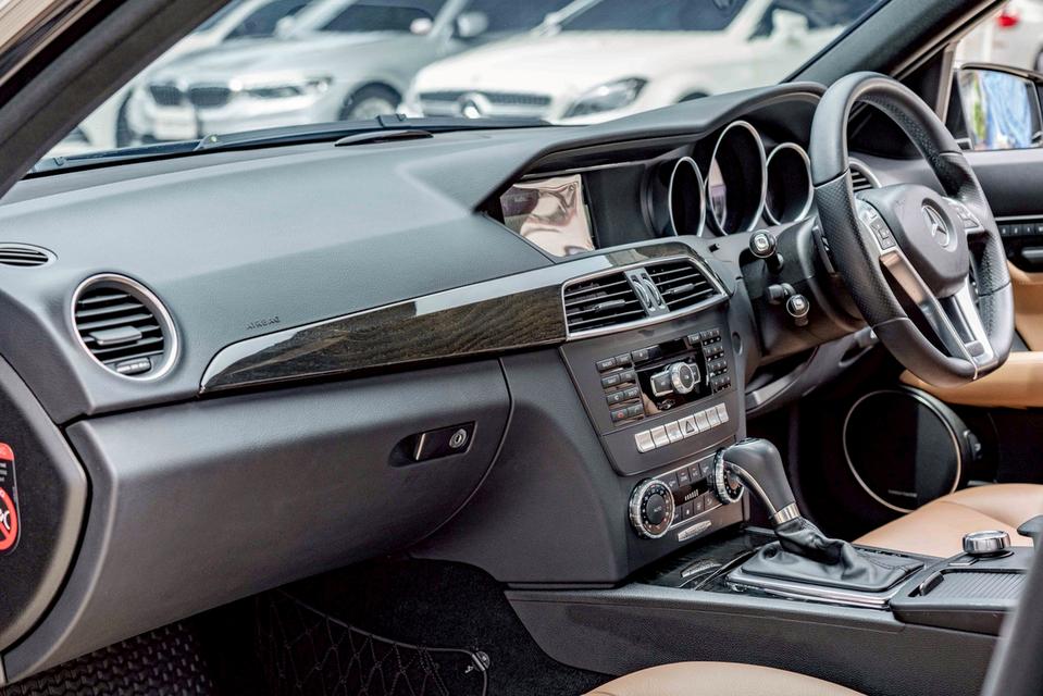 รหัสรถ NP6136 BENZ C250 AVANTGARDE 2013 12