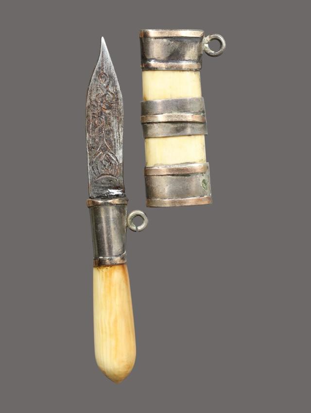 มีดงา ด้ามง.า ฝักง.า เลี่ยมเงินคั่นนาค หลวงพ่อเดิม วัดหนองโพ จังหวัดนครสวรรค์