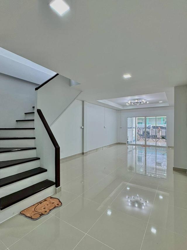 หมู่บ้านจิตรณรงค์การ์เด้นเฮา 12