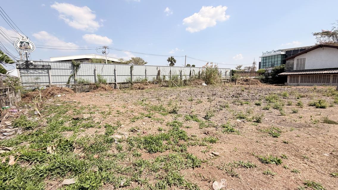 ขายที่ดินปทุมสายในติดโรงเรียนและไปรษณีย์ปทุมธานี หน้ากว้าง 80 เมตร ติดถนนใหญ่ ที่ถมแล้ว เนื้อที่ 2-1-49 ไร่(949ตร.วา) ราคา54 ล้าน 8