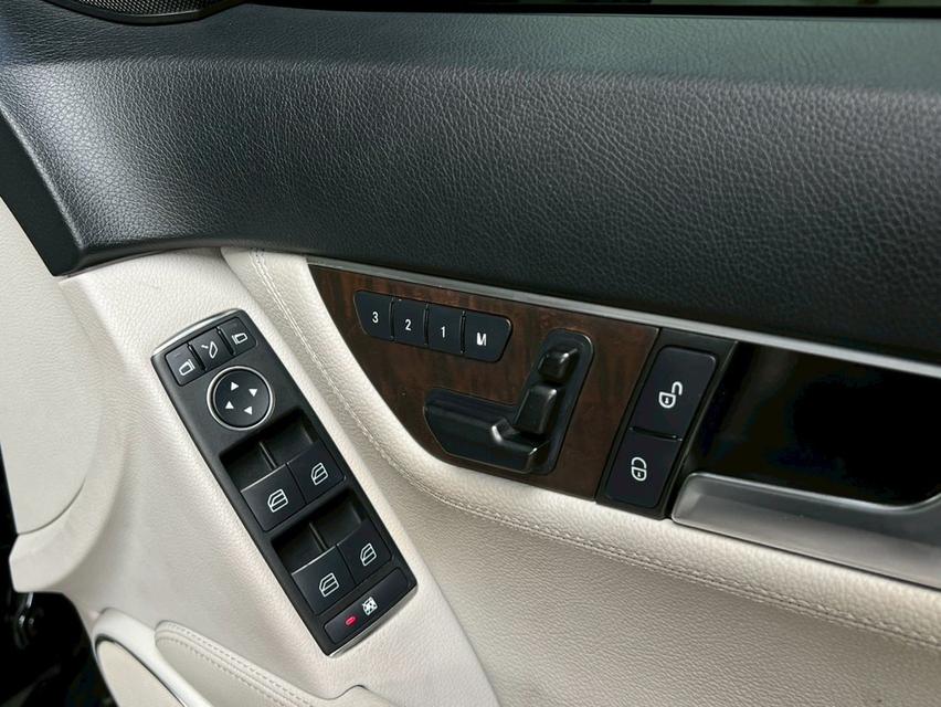 Mercedes-Benz C200 CGI Avantgarde 9