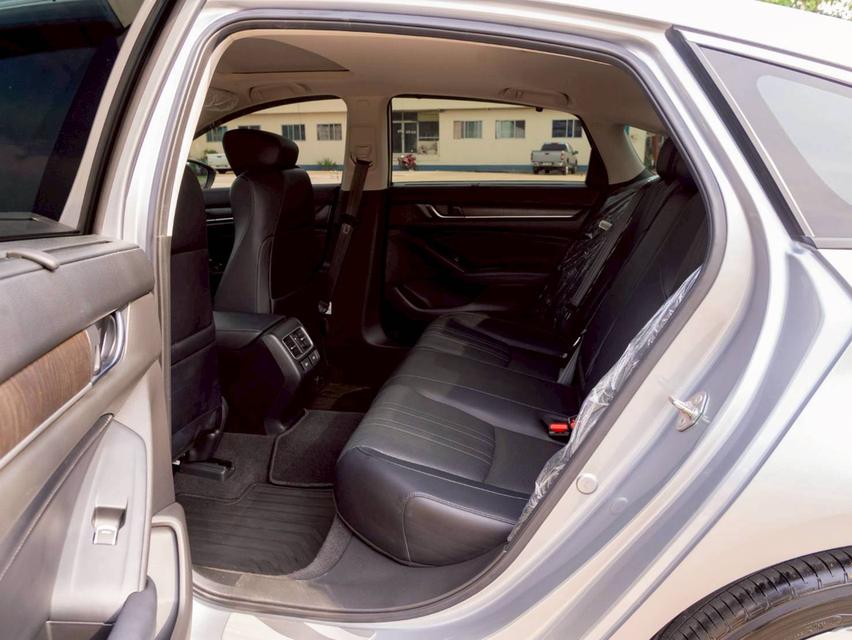 ขาย Honda Accord 2.0e:hev ปี22 17