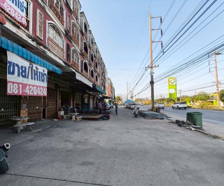 ให้เช่าหรือขาย อาคารพาณิชย์ 4 ชั้น 2 คูหา คูหาละ 20 ตร.ว. ติดถนนเศรษฐกิจ 1 ตำบลนาดี เมืองสมุทรสาคร 2