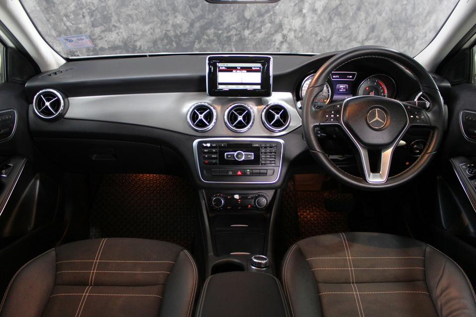 รหัสรถ JRS6142 GLA 200 ปี 2016 สีขาวสวยๆ รถ suv 15