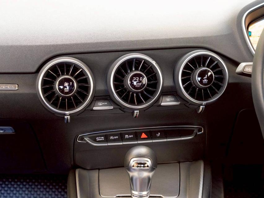 Audi TT Coupe 45 TFSI S Line ปี 2018 17