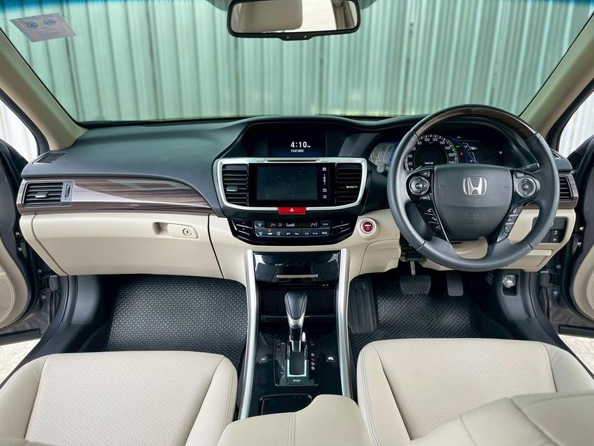 รหัสรถ AP3434 Honda Accord 2.0 HYBRID ปี 2017 สีเทา 9