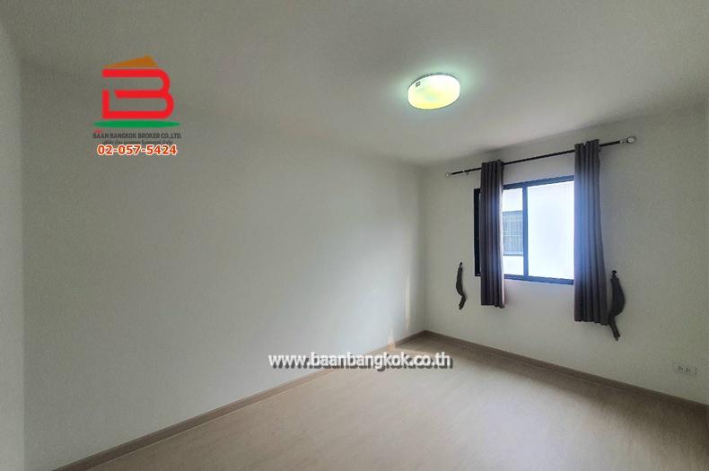 ทาวน์โฮม เดอะคอนเนค 12 รามอินทรา 65 แยก 2-2-2 (ใกล้เพลินนารี่มอลล์) เนื้อที่ 21.4 ตรว. แขวงท่าแร้ง เขตบางเขน 6