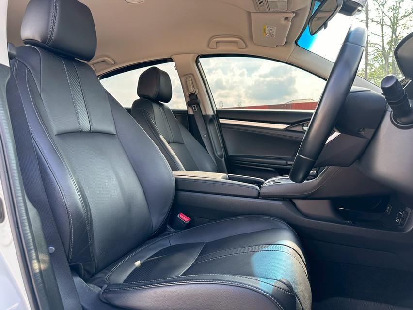 รหัสรถ PAT9221 Honda Civic FC 1.5Turbo สีขาว ปี2019 10
