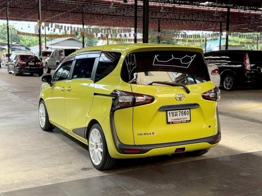 TOYOTA SIENTA 1.5 V ปี2020สีสันโดดเด่น สภาพกริ๊บๆ ออพชั่นเต็มคัน 4