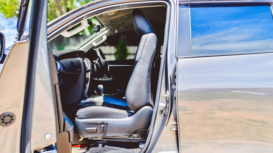 Toyota Fortuner 2.4Leader ปี23 รูปที่ 15