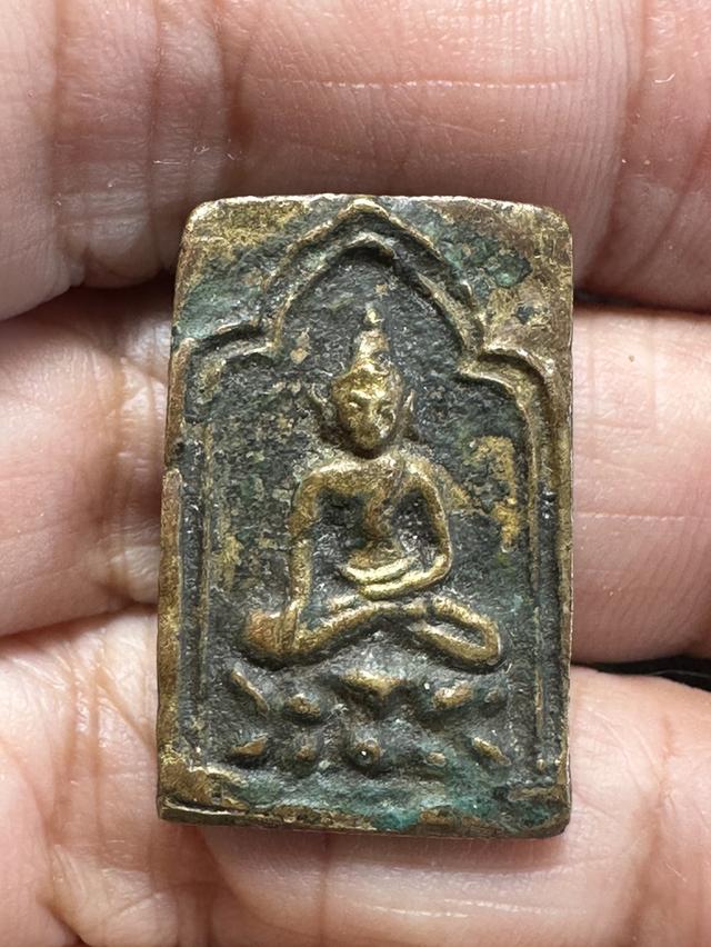 องค์ละ1250🙏เหรียญหล่อหลังยันต์เนื้อทองผสม ไม่ทราบที่🙏เหรียญกลีบบัวชินตะกั่ว ไม่ทราบที่