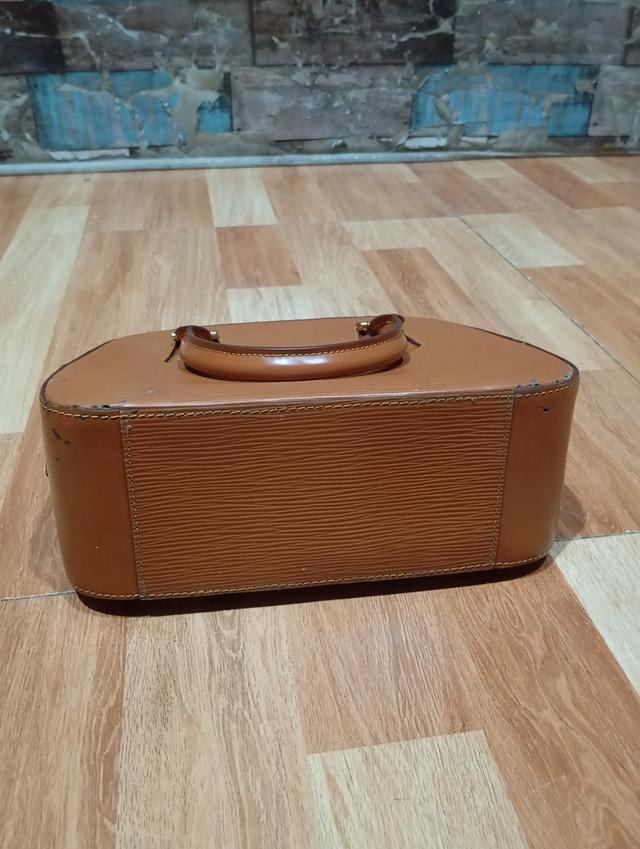 Louis Vuitton  5