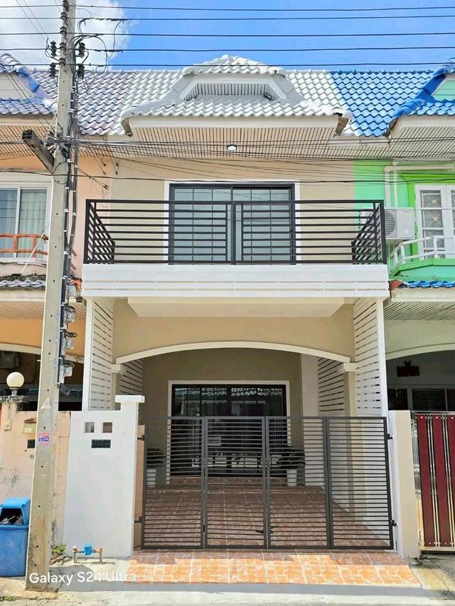 ทาวน์เฮ้าส์ 2 ชั้นตกแต่งใหม่พร้อมอยู่ มีระเบียงด้านหน้าถนนวัดลาดปลาดุก 🪴ชื่อโครงการ : #หมู่บ้านมนวดีพาร์ค 1