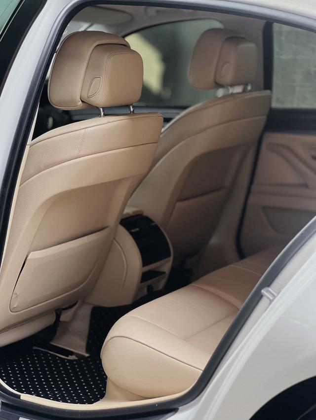 BMW 523i F10 7