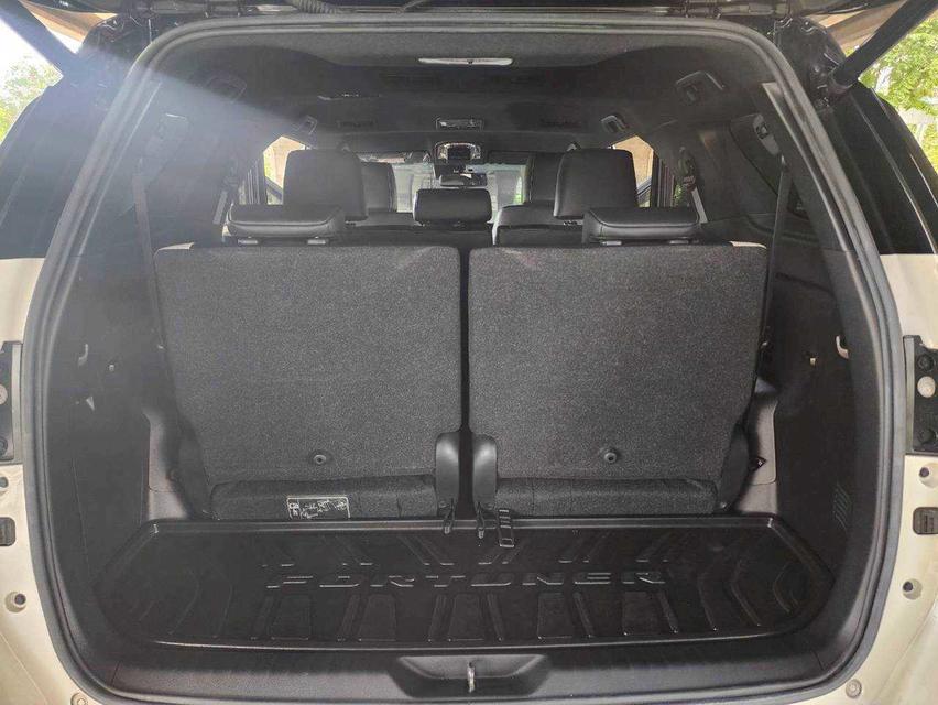 Toyota FORTUNER 2.8 Legender Black Top 4WD AT ปี 2023 20