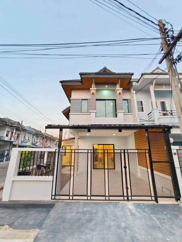 หมู่บ้านดิเอมเมอรัลด์พาร์ค2 ทำเลชัยพฤกษ์ ราชพฤกษ์ทาวน์เฮ้าส์ 2 ชั้น หลังมุม ถนนเมน 1