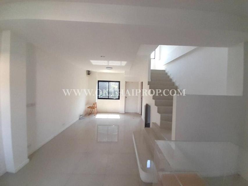 ทาวน์โฮมสร้างใหม่ 3 ชั้น ถ.ติวานนท์ 52 ท่าทราย เมืองนนทบุรี 3